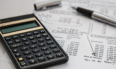 contabilidad-factura-calculadora